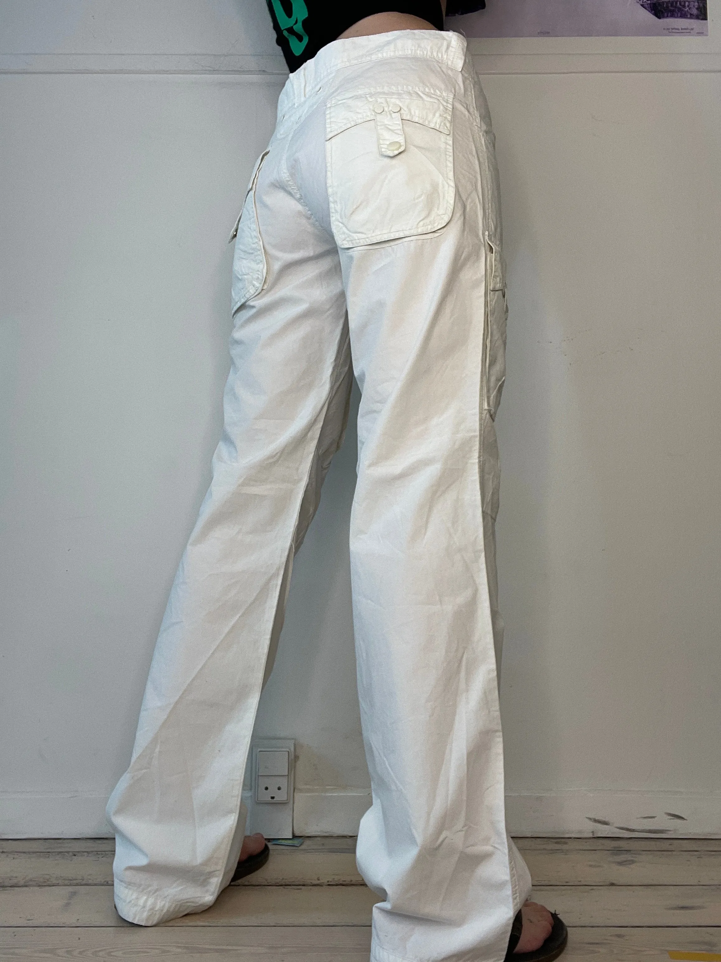 low-waisted loose fit cargo pants